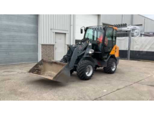 9dbb04d8-05e9-4e08-afcf-9078d59cba27.mp4