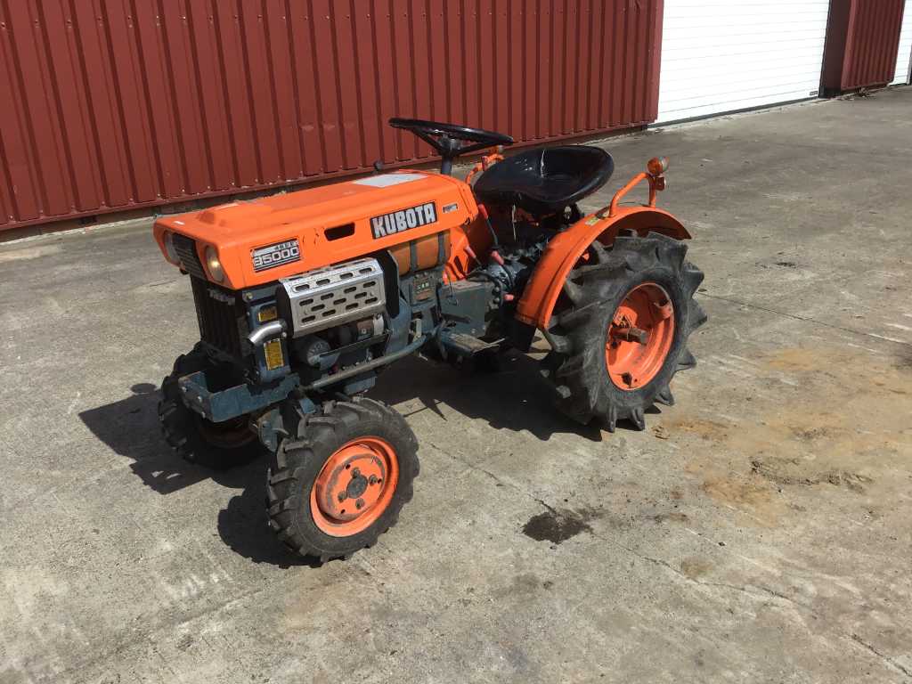 Kubota B5000 Mini Tractor