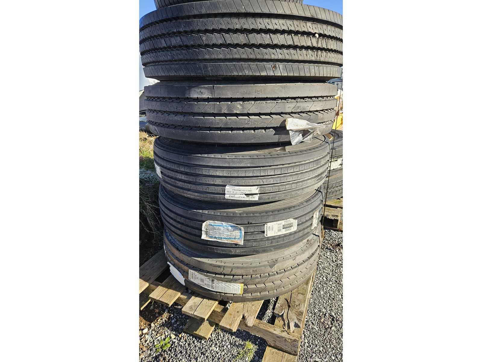 CONTINENTAL HSR2 /  MODELS (315/70 R22.5, 385/55 R22.5 OBSERVED) Mixed Lot – Truck Tyres