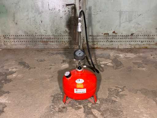 Draagbare bandenoppomper