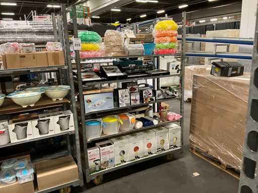 Partij keukenbenodigdheden en kinderspeelgoed