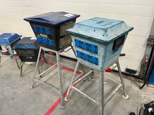 Skrzynka rozdzielająca zasilanie (2x)