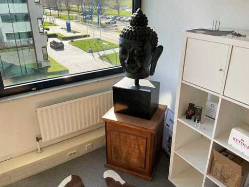 Sculpture sur piédestal