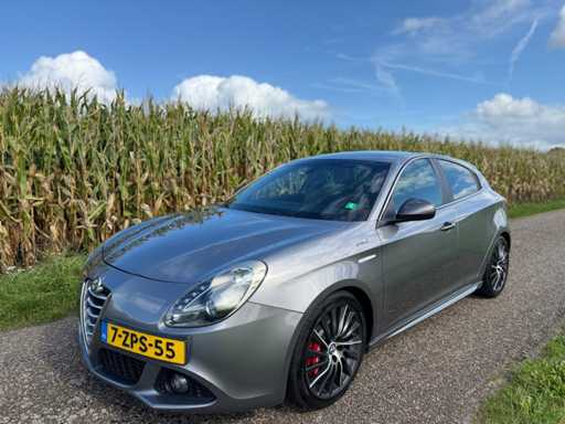 Alfa Romeo - 2015 - Giulietta - 2.0 JTDm Exclusive - 7-ZPS-55