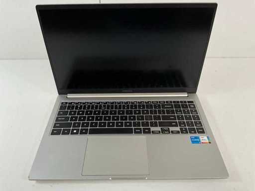 Samsung 750XED 15,6", Core(TM) i5 12. generacji, 8 GB RAM, 256 GB NVMe Laptop