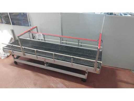 Shuttle Worth - 2013 - Roller Conveyor