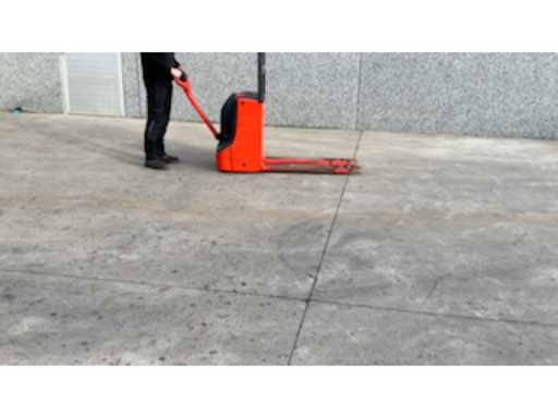 914b7de1-e0d3-4d5d-b48d-048d9faf1014.mp4