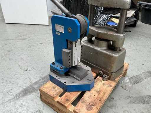 Metalkraft AKM 100 T Ponsmachine