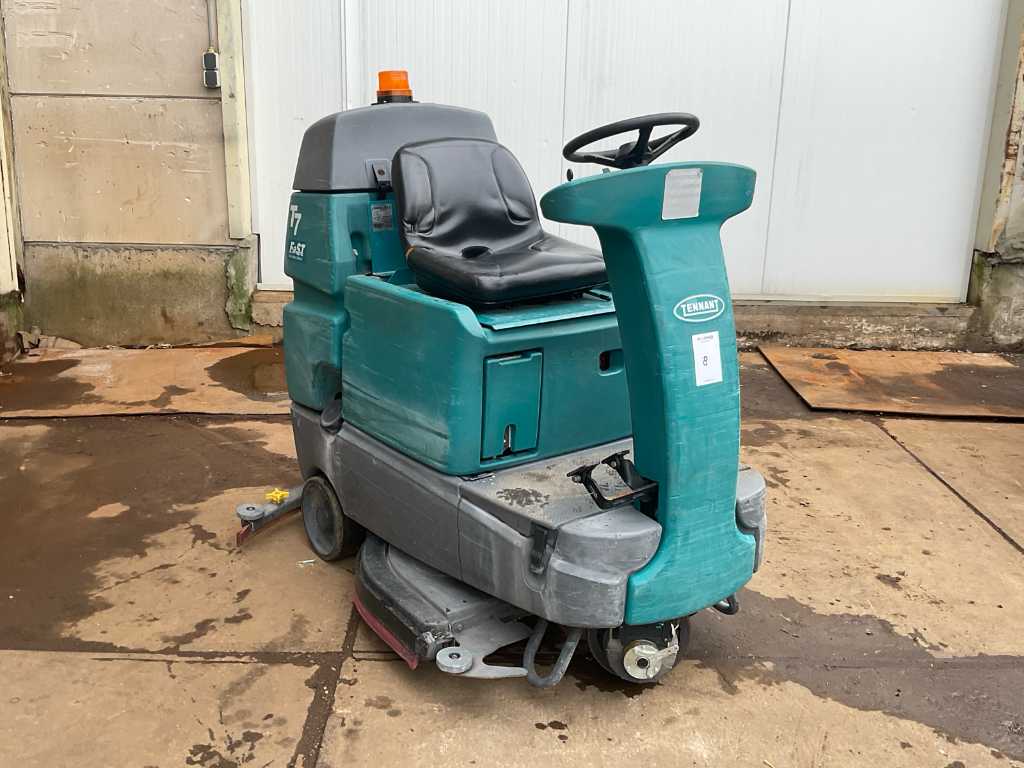 2012 Tennant T7 Lavasciuga pavimenti
