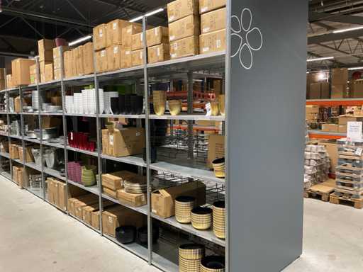 Lotto di vasi da fiori e ciotole