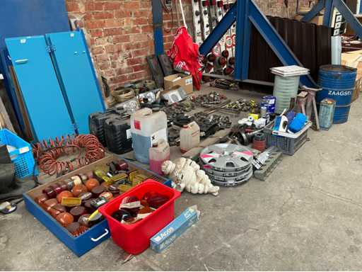 Lot de pièces de camion