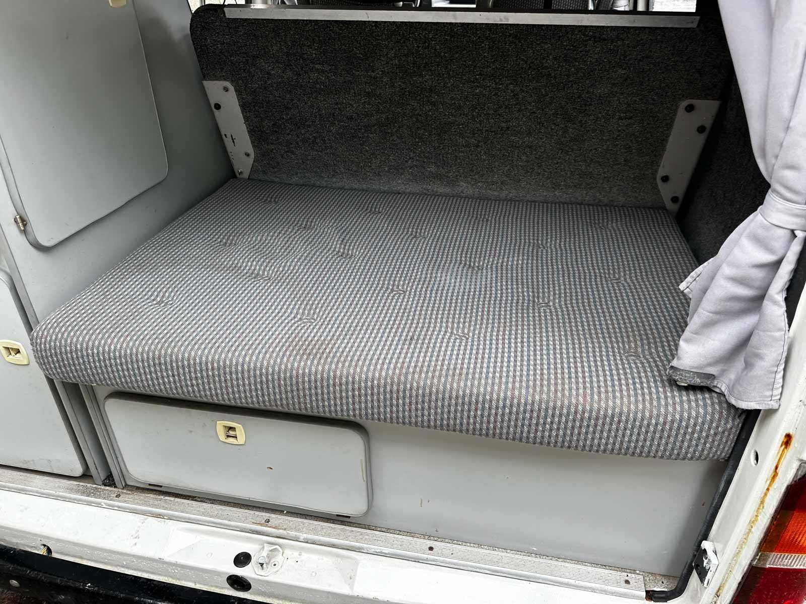 Ford Transit 100D KAMPEERAUTO 69pk 1992 Camper (Origineel-NL), DZ-NN-77