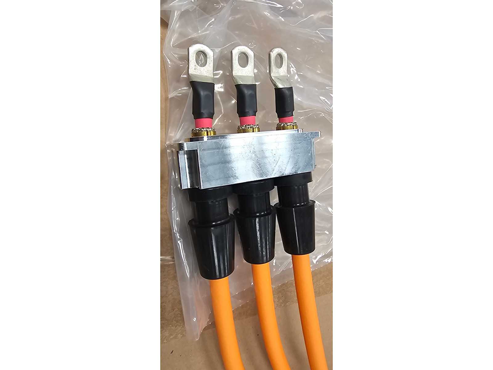 17x Danfoss/Meritor HV Cable – E-Axle Inverter to E-Motor