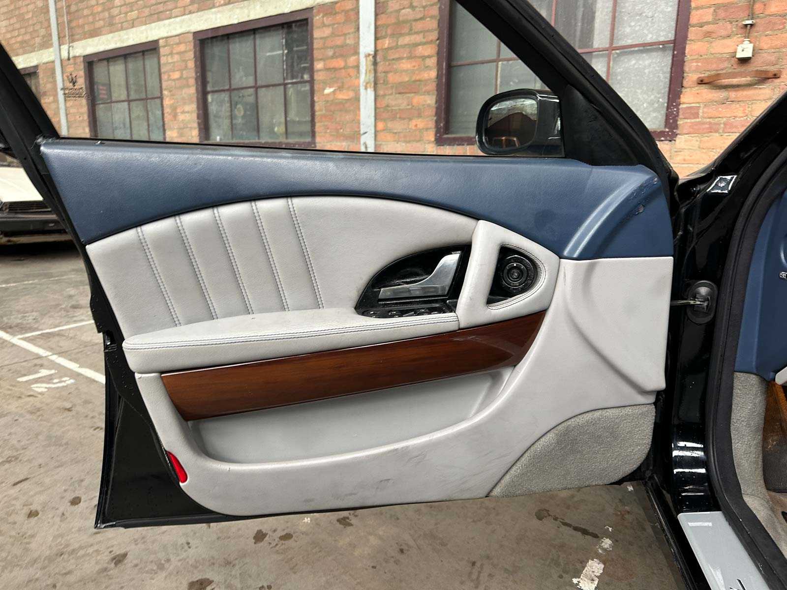 Maserati Quattroporte 4.2 V8 401hp 2005 (40,000 KM) Youngtimer