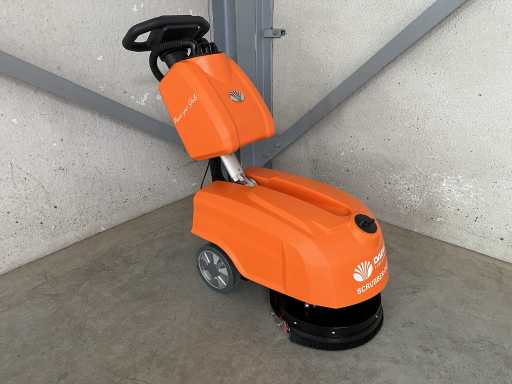 Daewoo DAXM30 floor scrubber