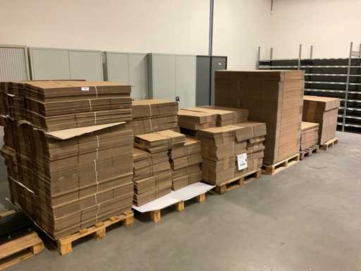 Pallets with boxes (6x)