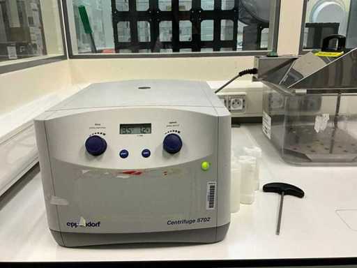 EPPENDORF 5702 Zentrifuge