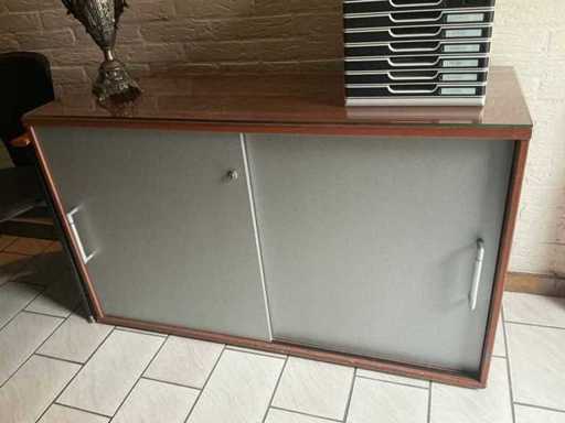 Wandkast/opbergkast en toebehoren