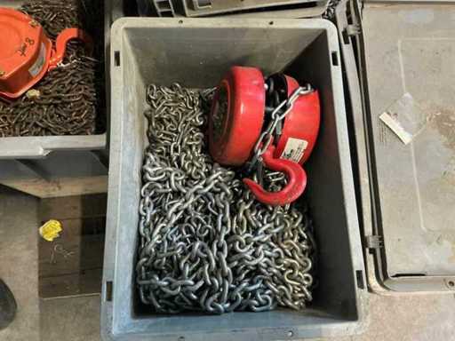 Hisser 500 kg rouge/jaune dans le bassin avec une chaîne de 8 mt