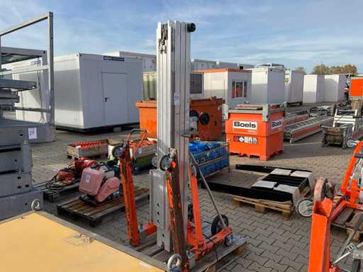 2019 Sumner Manufacturing 2118 Material Lift/Channel Lift