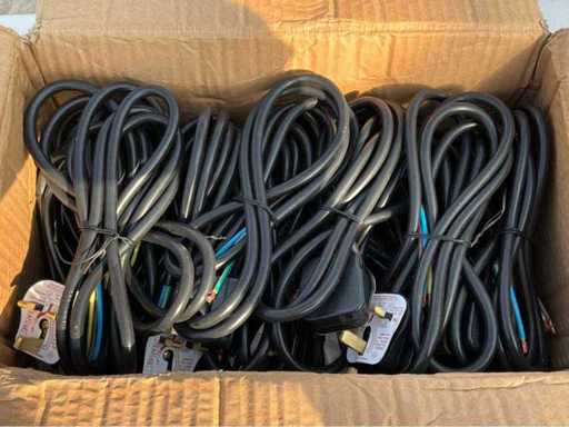 Kabel podłączający z wtyczką 160 cm 3x1,5 mm2 50x