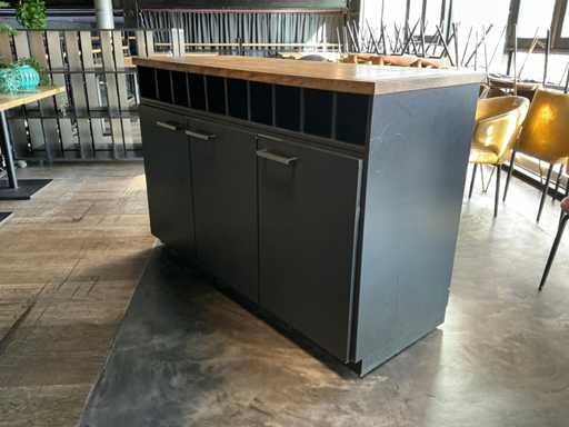 Storage cabinet cutlery