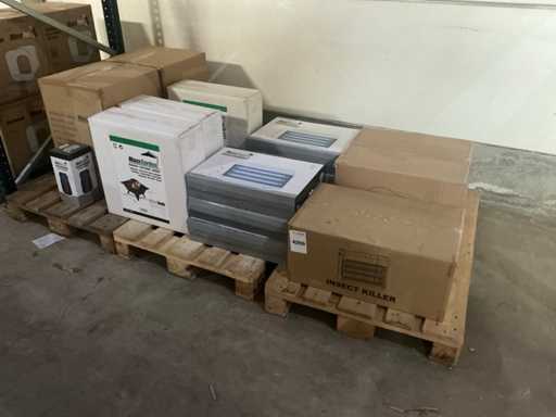 Vari oggetti da giardino e per la casa