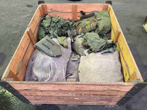 Lot de diverse echipamente militare