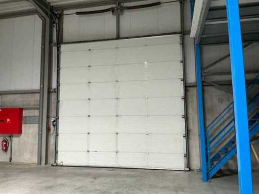 2006 L-DOOR ST6 Electric Operated Sectional Door