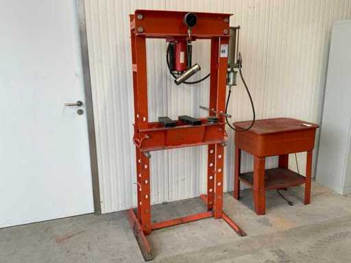 Garagenpresse