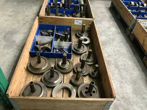 Large batch of threaded pin and ring calibers