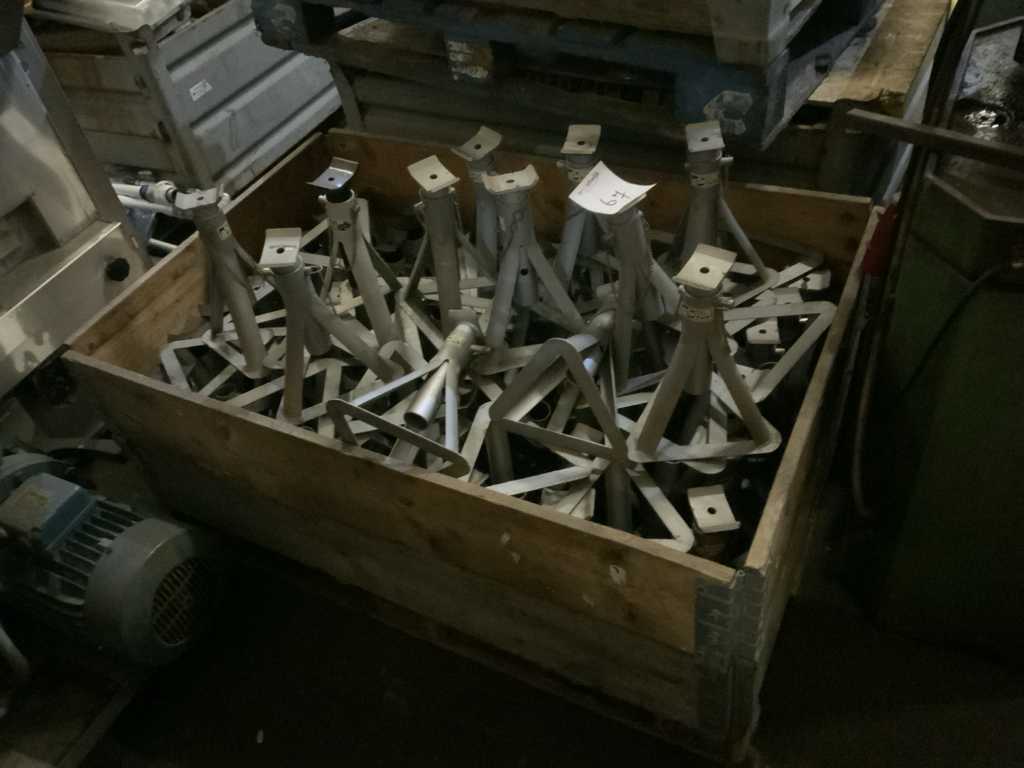 Batch of axle supports