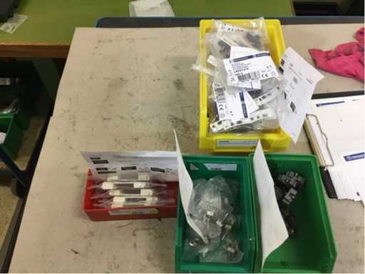 O mulțime de piese de mașină