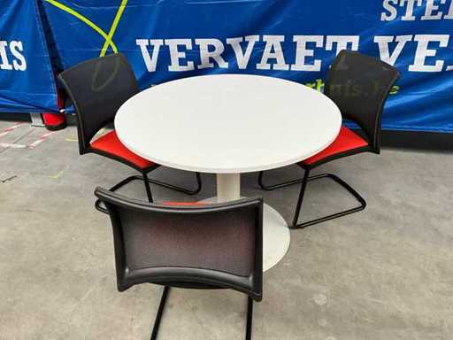 Ronde tafel met 3 stoelen