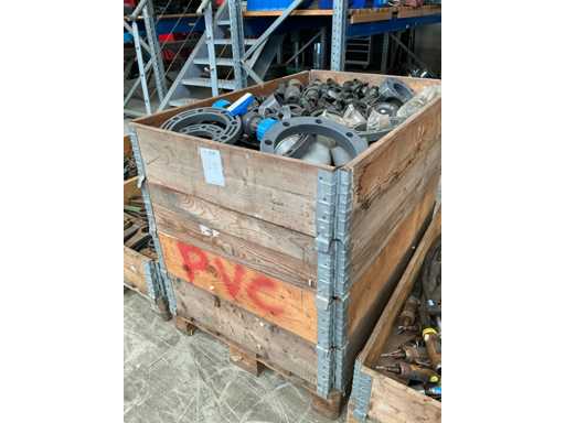 Batch of PVC connectors various