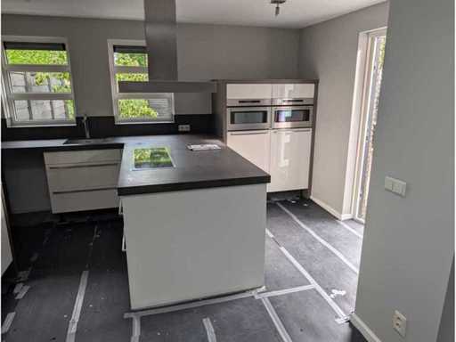 Keuken met apparatuur