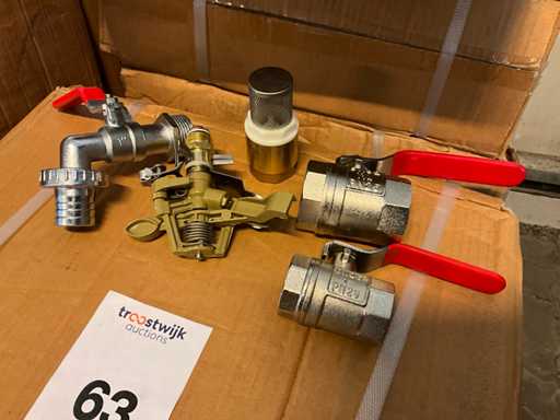 Partia materiałów instalacyjnych