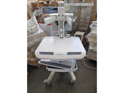 Ergotron Medical Cart mit NovaSignal NovaBot NA-RBT1 Komponenten und RCU-Einheit