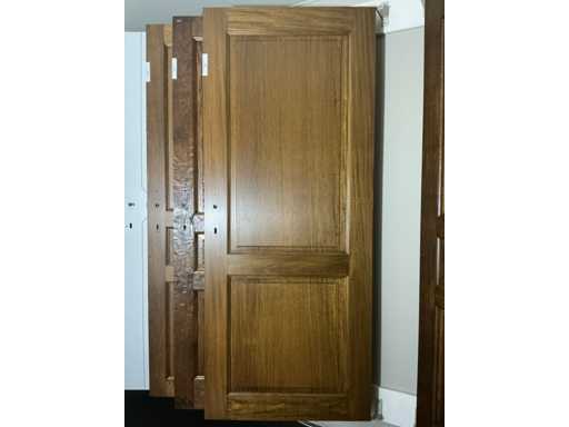 Drzwi wewnętrzne z litego drewna