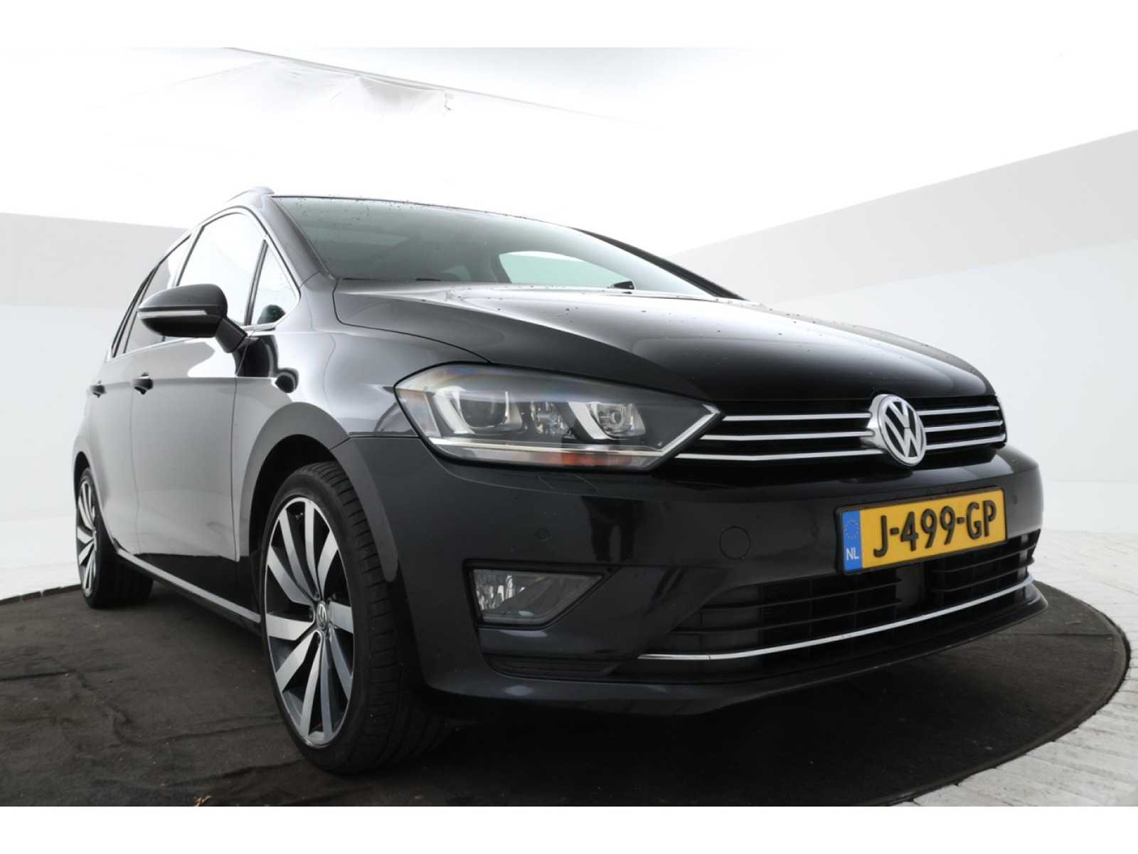 Volkswagen Golf Sportsvan Highline 1.4 TSI 126pk 2017, J-499-GP