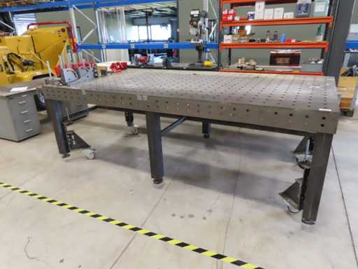 Lasopspantafel met gereedschap