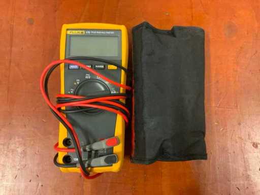 Fluke 175 Digital Multimeter