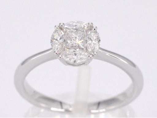 Witgouden ring met prinses en marquise geslepen diamanten