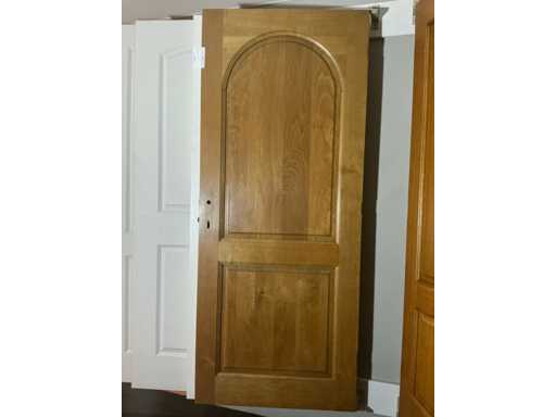 Porta interna in legno massiccio