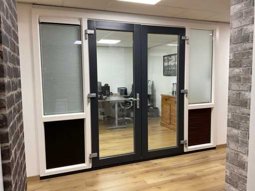 Portes de patio doubles en plastique Novafront dans cadre