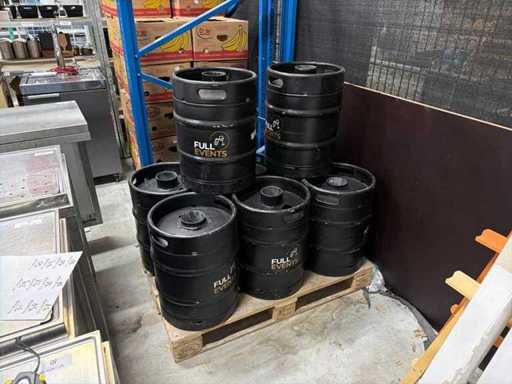 Partia dekoracyjnych beczek (8x)