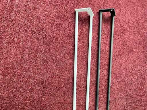 Lot gepoederlakte tafelpoten