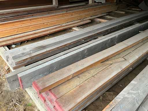 Varie travi e assi di legno di pino (70x)