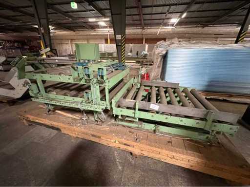 Unità di trasporto a rulli con tavolo separato per il sollevamento a rulli