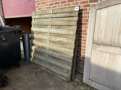 Ecranul de gr?din? îmbibat în pin